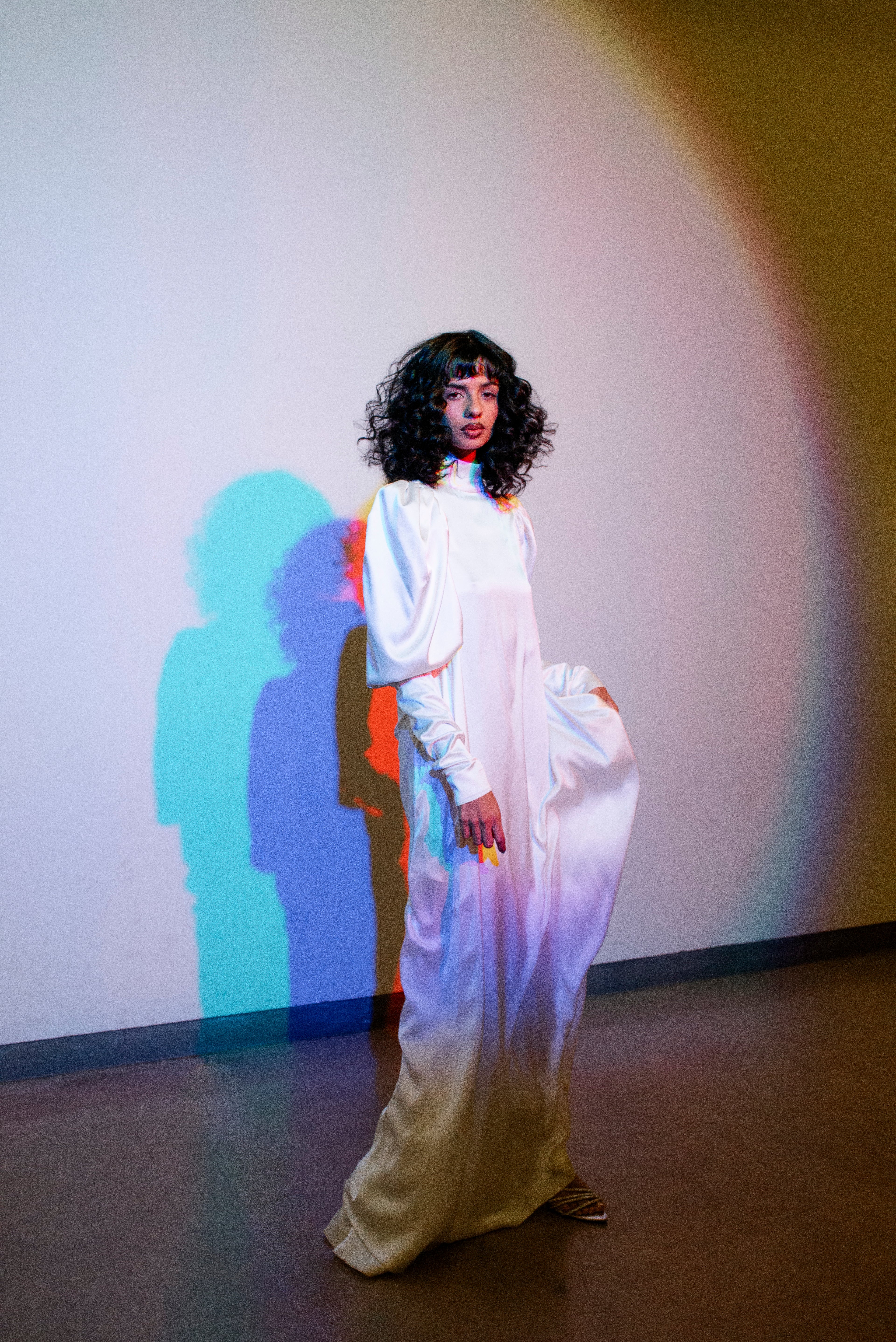 Vestido Longo Cetim com Mangas Bufantes Antera