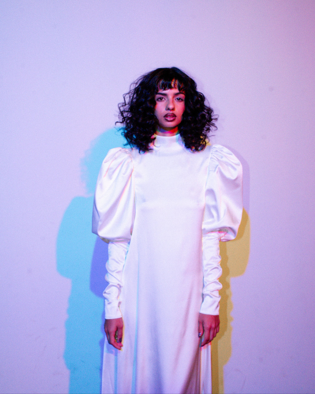 Vestido Longo Cetim com Mangas Bufantes Antera