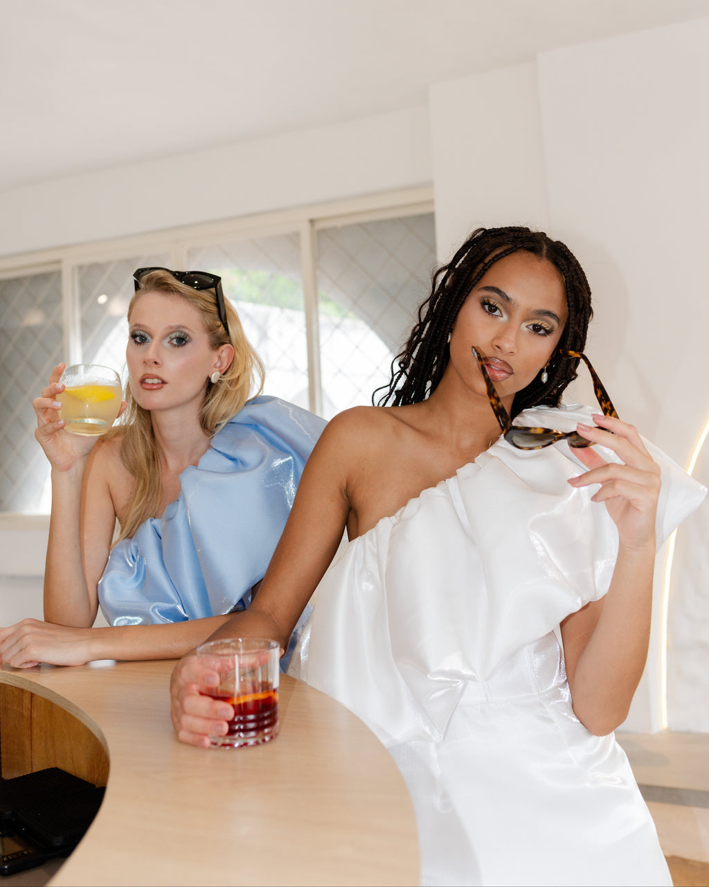 Vestido Feminino Curto Ombro Único Macarron